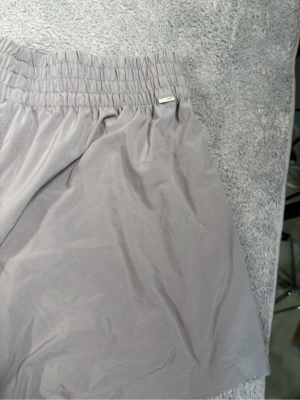 Vuori Light Gray Women's Elastic Waist Shorts large - Picture 7 of 13